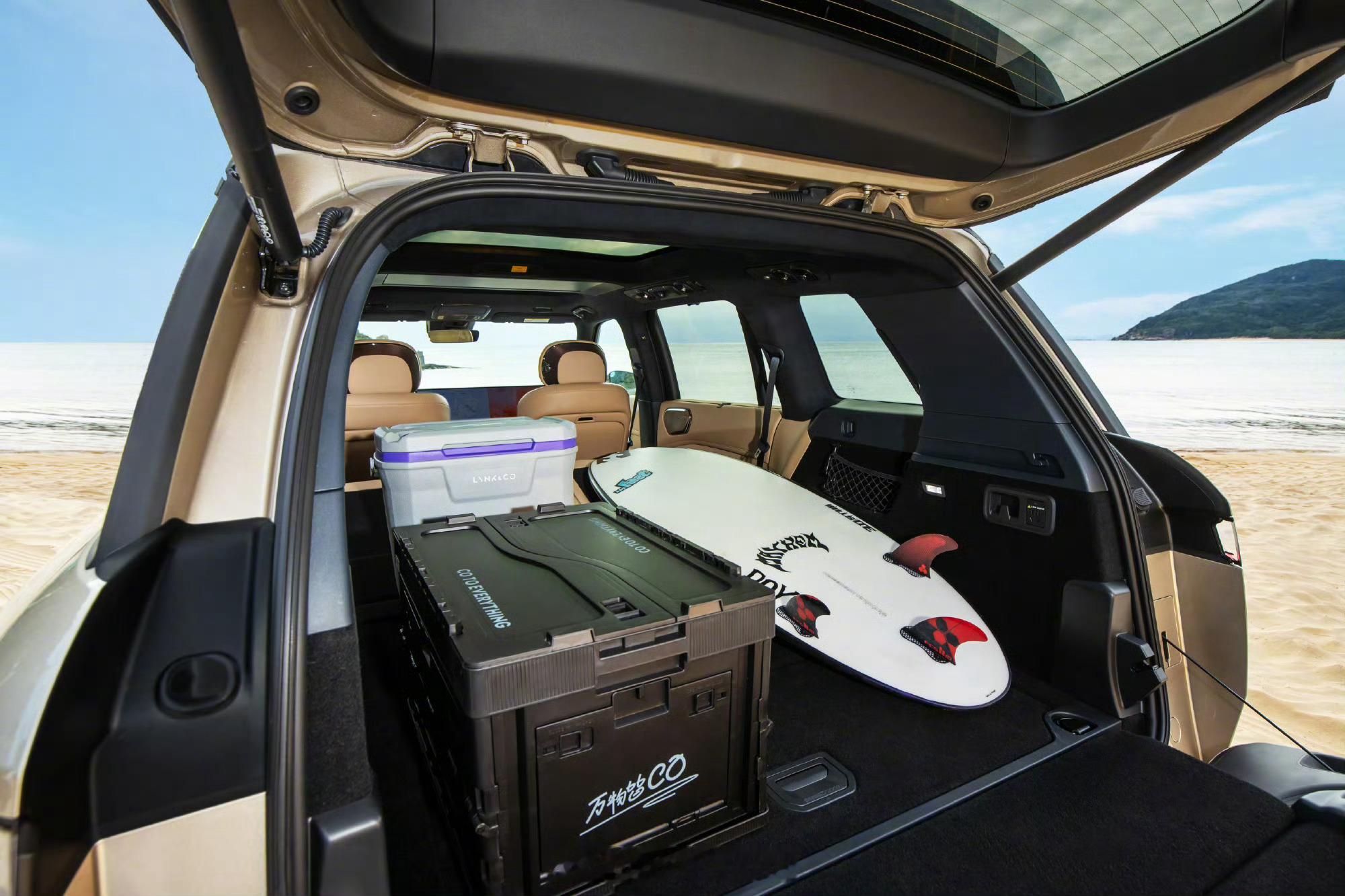 领克900为什么要做这么大的五座领克900 这个后备箱才是“真香”所在而且感觉这