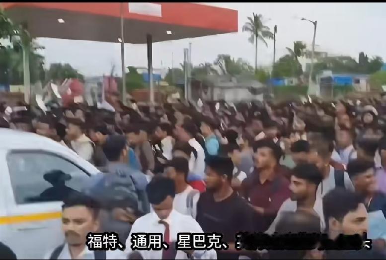 印度有着大量的人口，很多跨国公司都在印度建设大量的厂房，想要利用印度这些人口给他