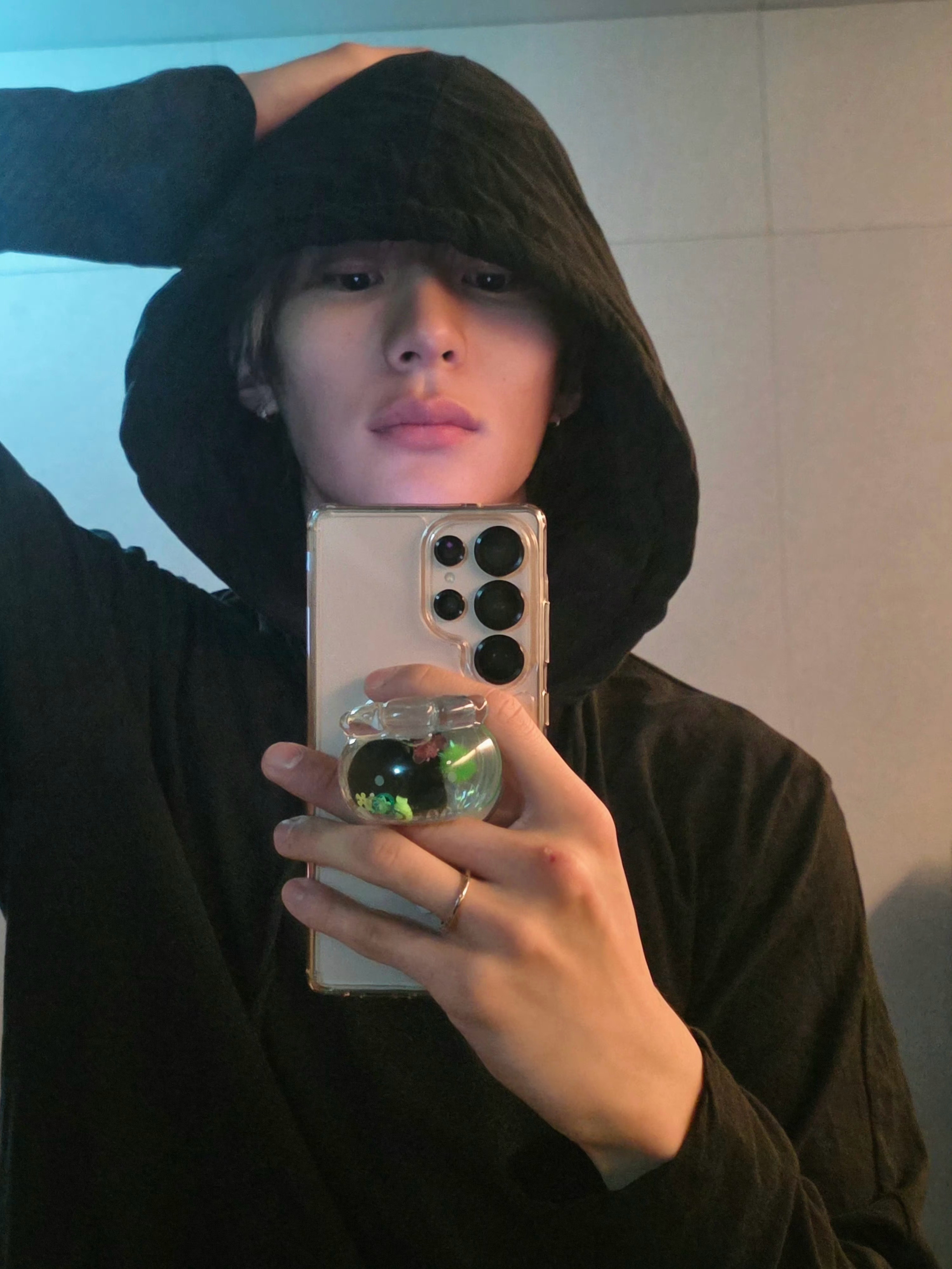 睡前欣赏一些李灿荣的对镜自拍🤳 