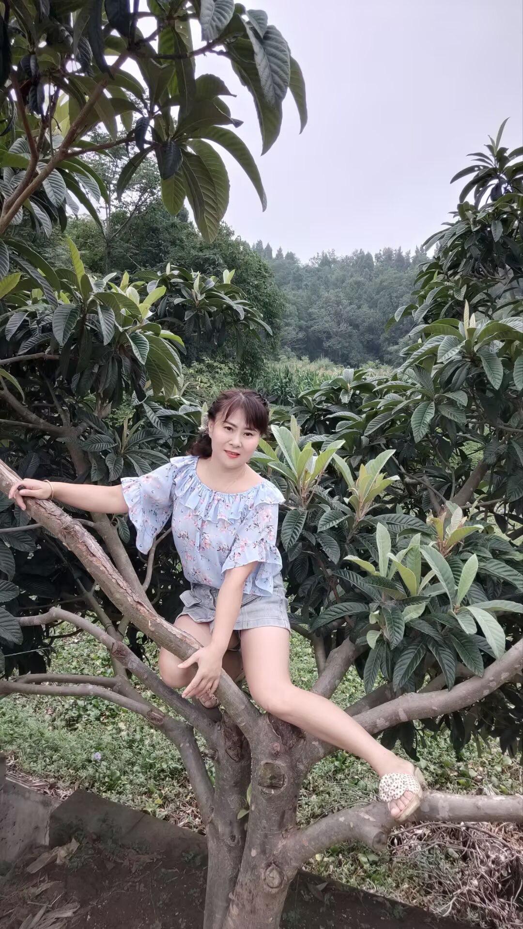 见和不见都想你 从不后悔爱过你 若是今生无缘份 来世还想遇见你