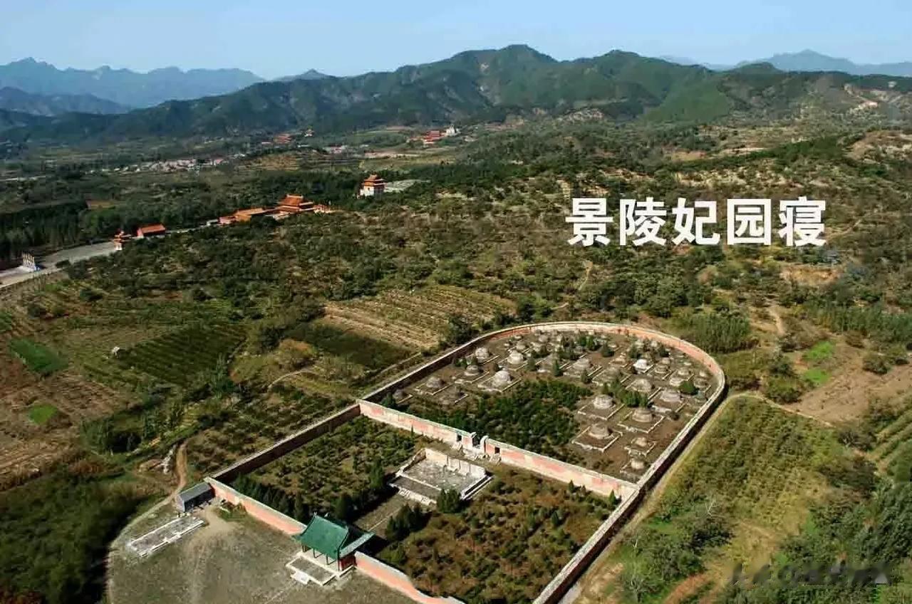 【康熙帝景陵的两桩怪事】
1928年7月，孙殿英以军事演习为由，带着部队来到清东