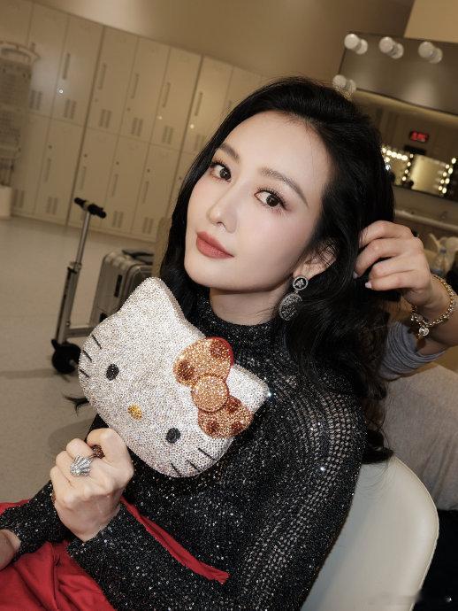 芒果化妆师把陶昕然化成王鸥了家人们，今天必须跟大家唠唠芒果台化妆师的 “神操作”