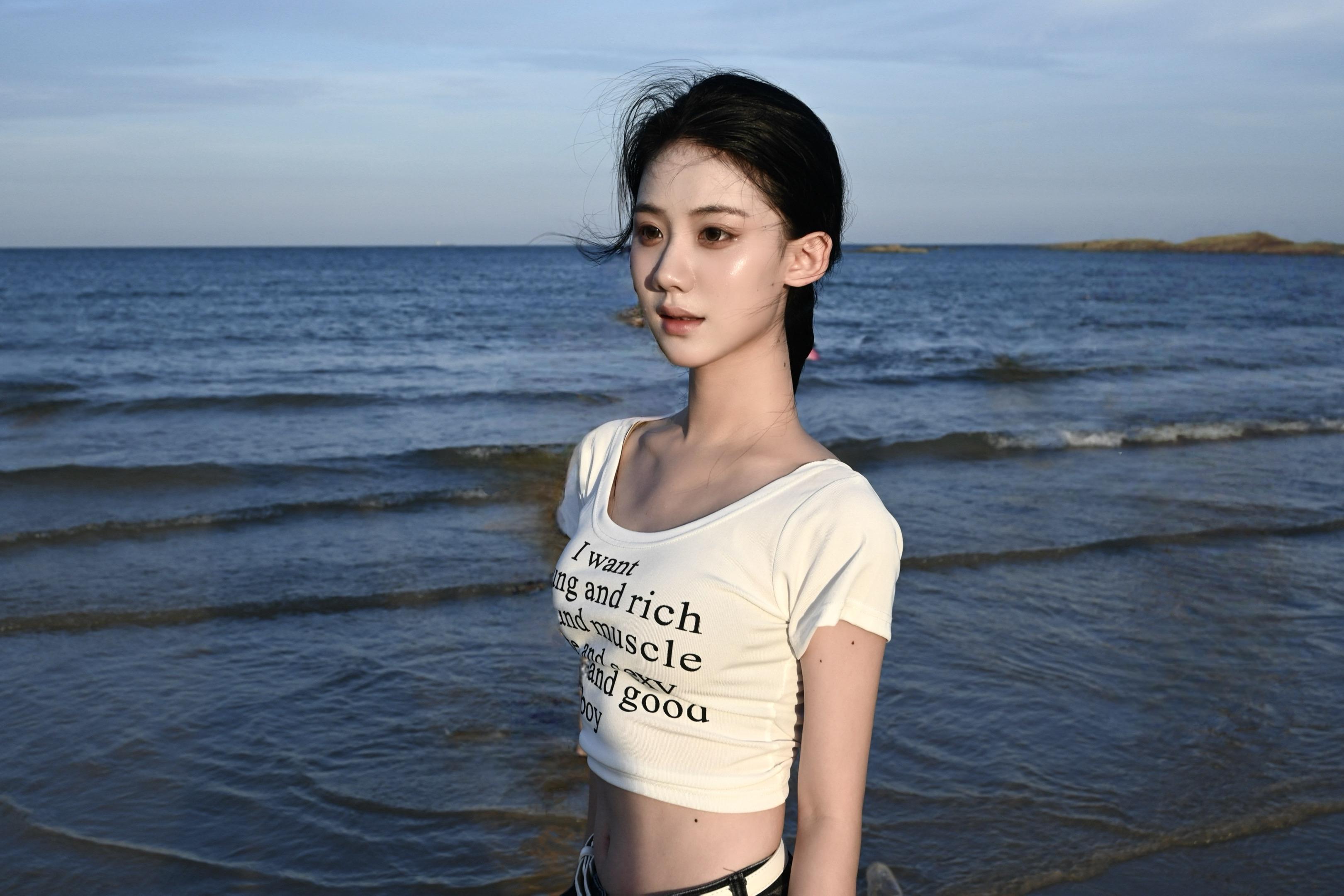 就这般望着你。