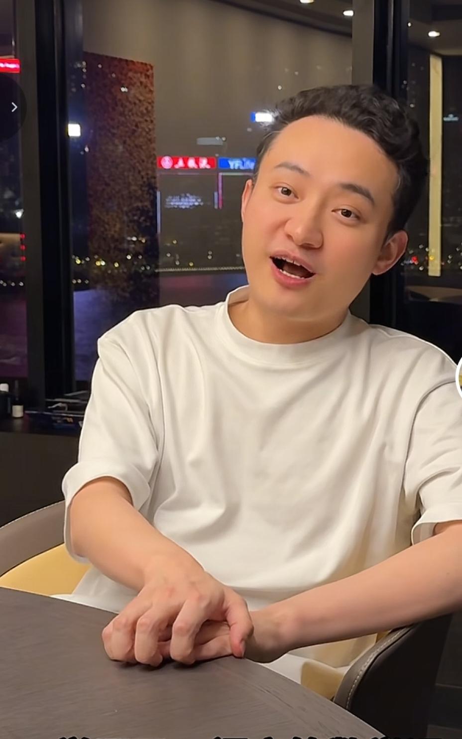 赵长鹏教训完孙割，徐明星又跑出来凑热闹，“自己的故事还没有讲完，别急着教育别人。