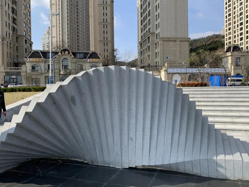 近日，大连市民赵先生因轻信“风水大师”周先生的封建迷信说辞，先后向其支付了28万