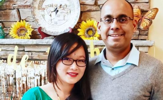 2010年，一个中国女孩申请到美国国籍，还嫁给一个印度人做小老婆。随即，她便在社