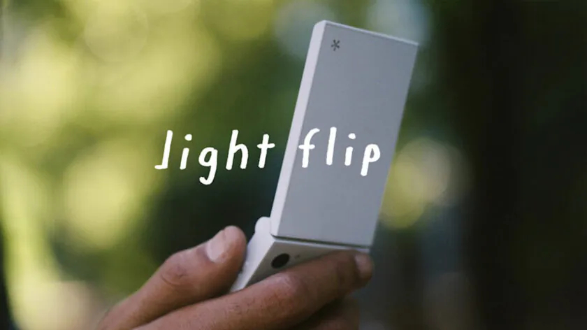 299美元的翻盖手机，六种颜色任选Light推出了一款超简洁的翻盖机，只有通话、