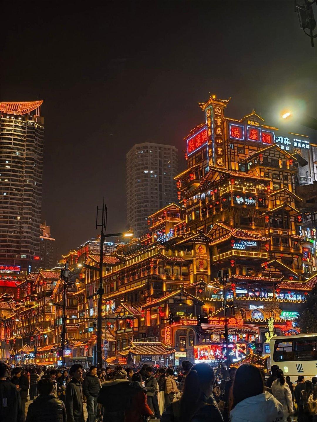 旅游发朋友圈带定位，从来不等于炫耀。有人是为了记录，有人是为了分享，有人只是想给