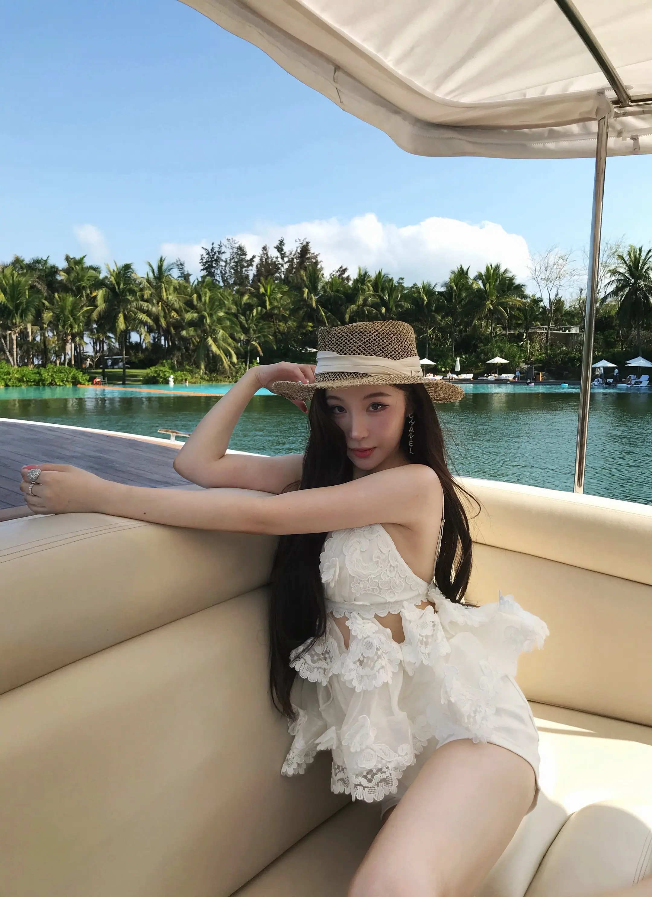 🌴 不好意思 恨我和爱我都需要排队 只有找我买衣服不需要排 队