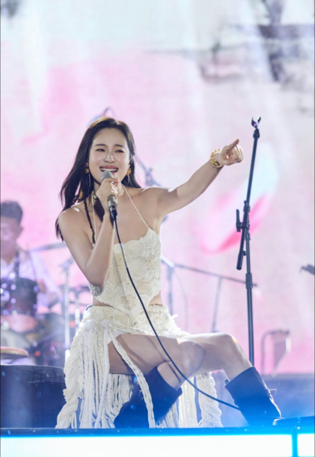 江一燕 赵汉唐浪姐的含金量还在上升。。。江一燕仿佛在节目后通透了很多，开启了属于