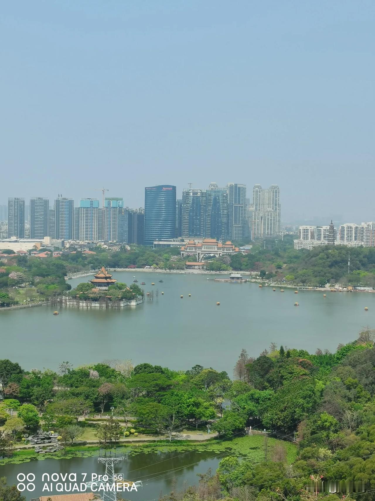 天选之人，
多隐入红尘！做自己该做的事！

1、不俗气！不被人理解
自带疏远屏蔽