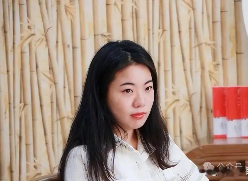 7月13号，中国人民大学正式撤销了蒋方舟的硕士学位。
这事是肖鹰教授长期实名举报