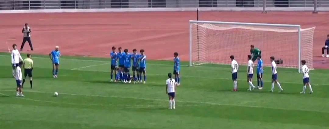 3000多永州球迷远征江苏，就为了看场球！

常州奥体中心，湘超冠军永州队客场挑