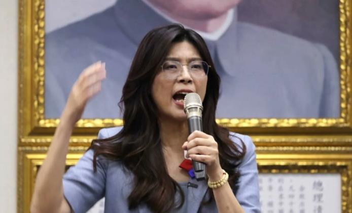 当地时间3月28日，台湾省国民党主席郑丽文在参加活动时公开表示：她在台南眷村长大