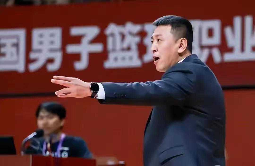 数据，体现了球队实力和特点！CBA新赛季10轮之后各项数据第一名：
1、场均得分