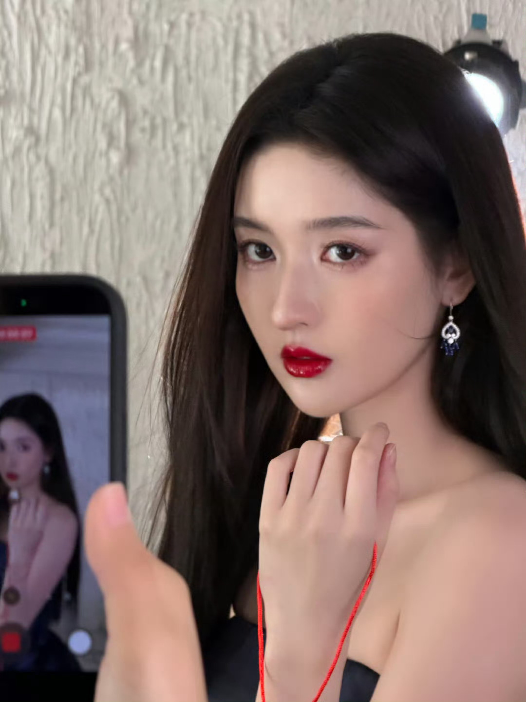 诡秘今天怎么那么美，王玉雯简直女神！穿那么少冷不冷呀