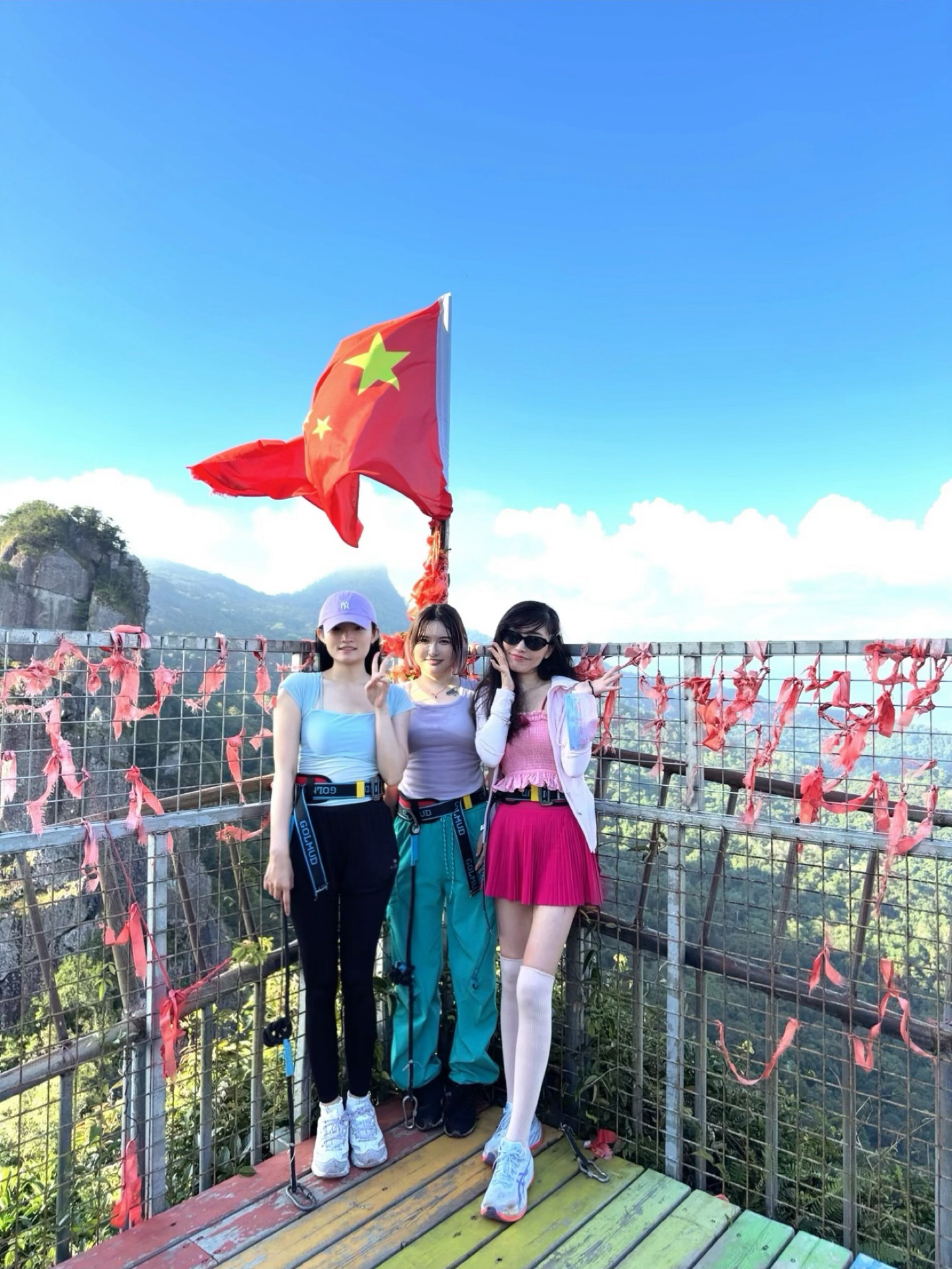 爬山出片有多爽，我的腿就有多酸痛…… 全是live，累到甚至懒得P图 ​​​