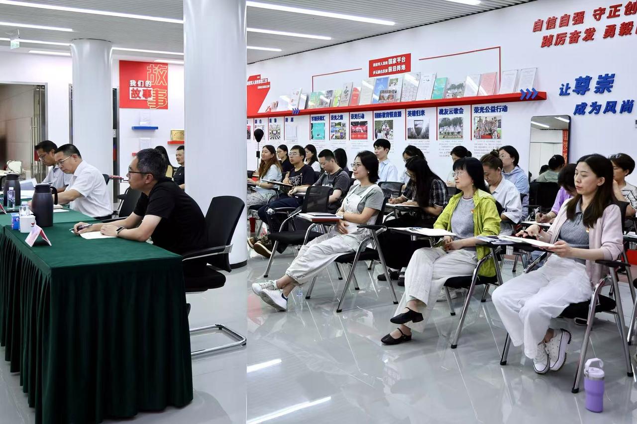 刘振起：这是一个认真过党日的单位
8月28日下午，国家部委的一个宣传中心过党日，