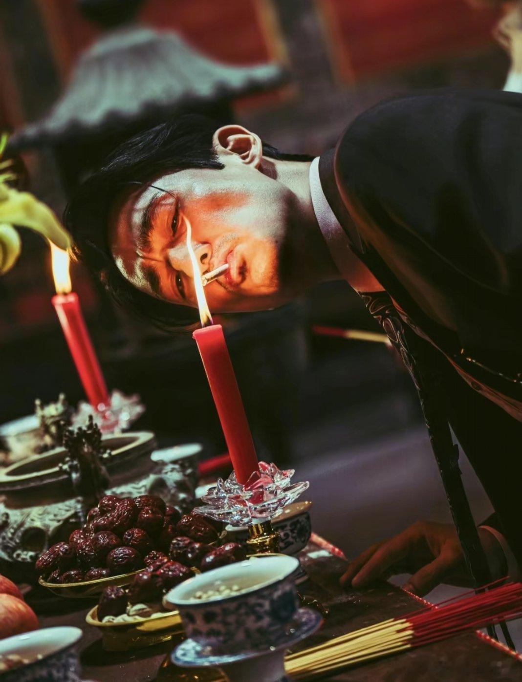 被他抽烟镜头吸引今天看了这部电影朱一龙好帅啊 ​​​