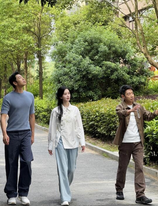 网友偶遇刘诗诗撒贝宁王昱珩同框 刘诗诗
