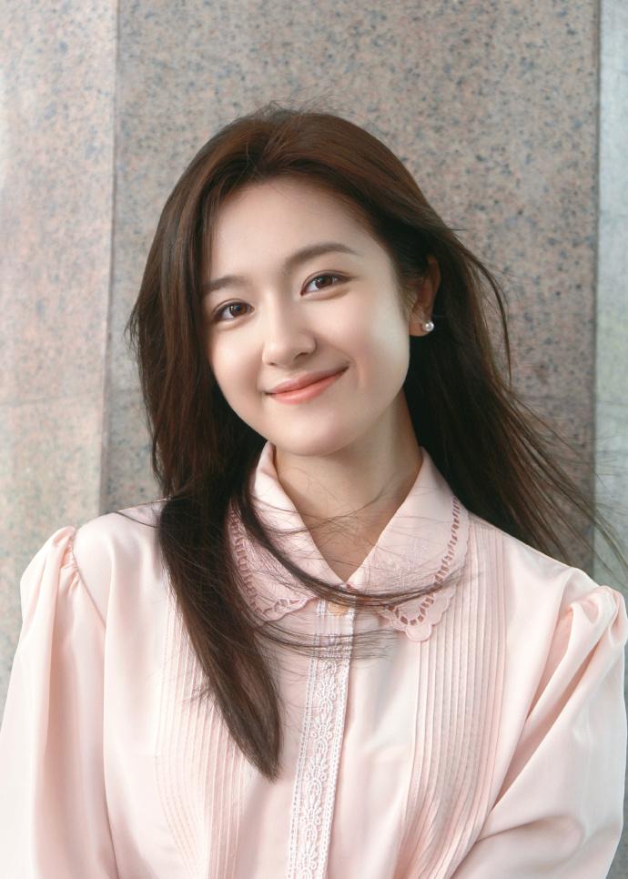 好温柔的吴雪晴！好适合粉色的李兰迪！有种让人如沐春风很安心的美