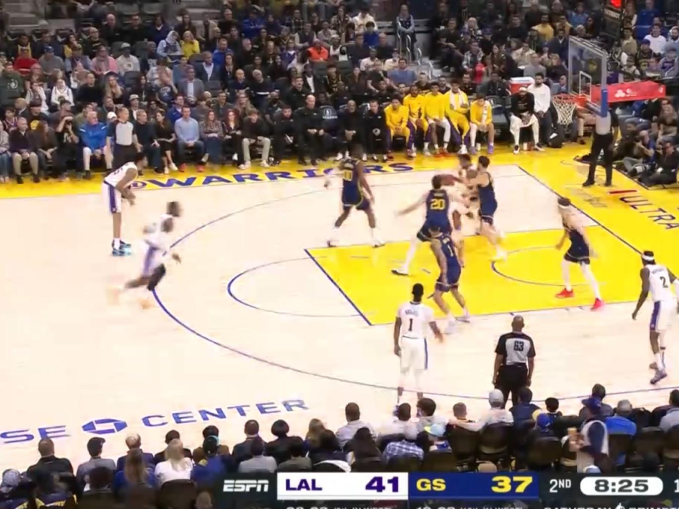 这一套阵容还不调整吗波姐 约瑟夫 克莱 萨里奇 库明加#为梦想开球##湖人vs勇