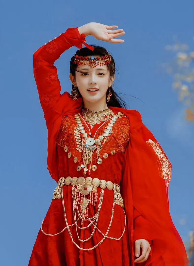 曝彭小苒恋情这个人是谁啊，我对他都没有印象，有啥代表作啊，实锤了吗 