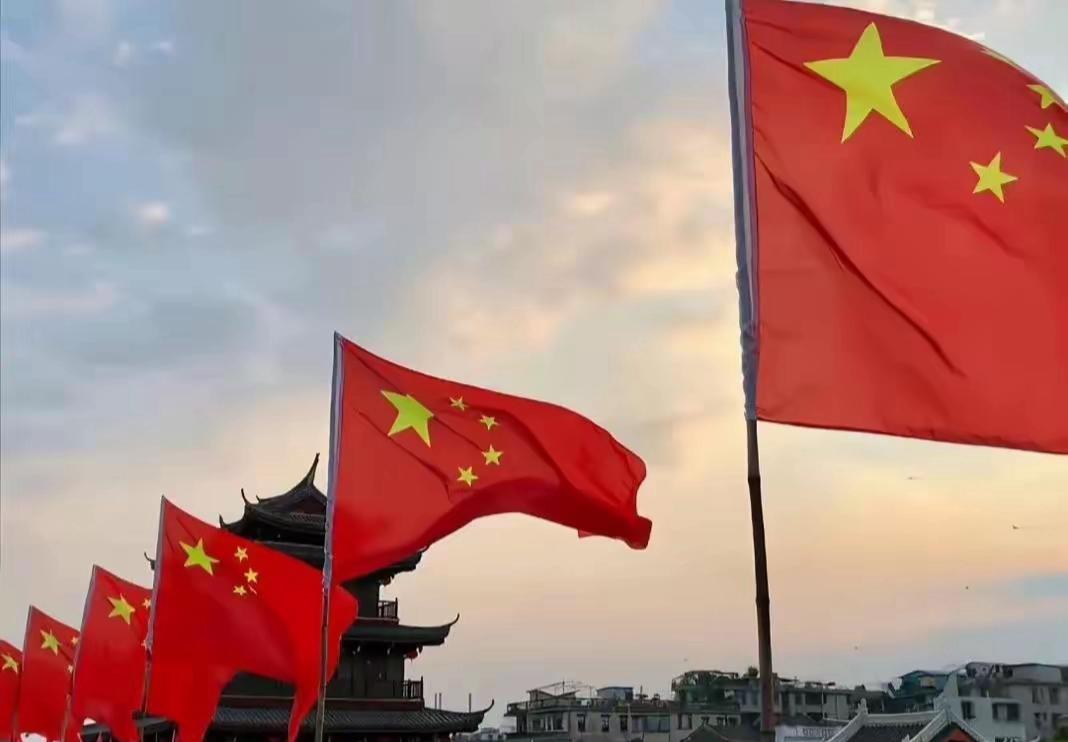 中国已经做好最坏打算了！ 不是派兵，不是站队，而是把粮仓、管线、中亚通道和人民币