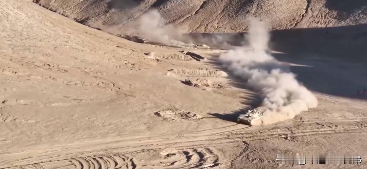 2026年开训后，在海拔4000多米的西藏岗巴高原上，西藏军区所属重型合成旅，进