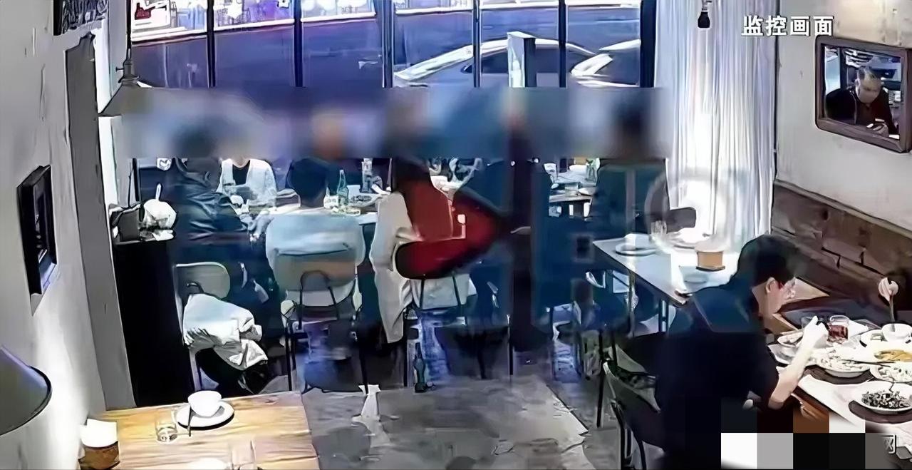 交友要谨慎哦[不看]，十人聚餐集体溜号 1262元餐费让留守者犯了难
 
12月