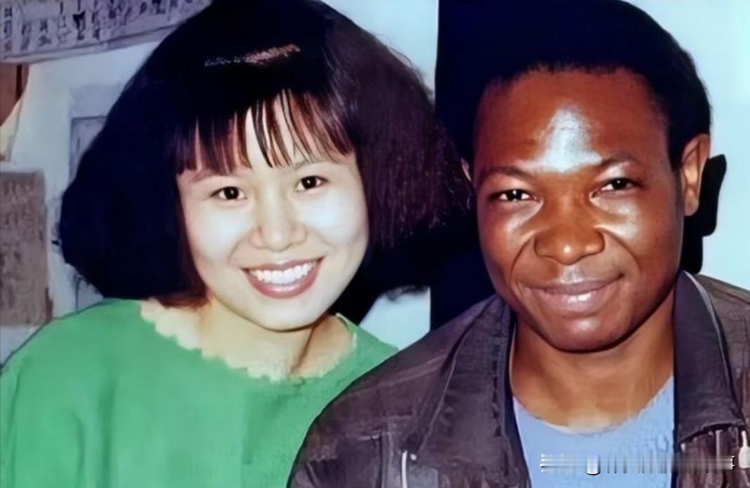 1996年，清华女学霸王丽红斩钉截铁地说：我必须嫁给黑人苏玛！我必须随他去非洲！