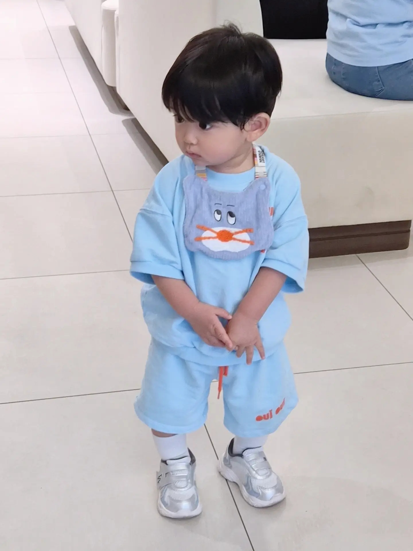 yoojun妈妈分享的yoojun尼照片宝宝真的长大了好多呀🐣 