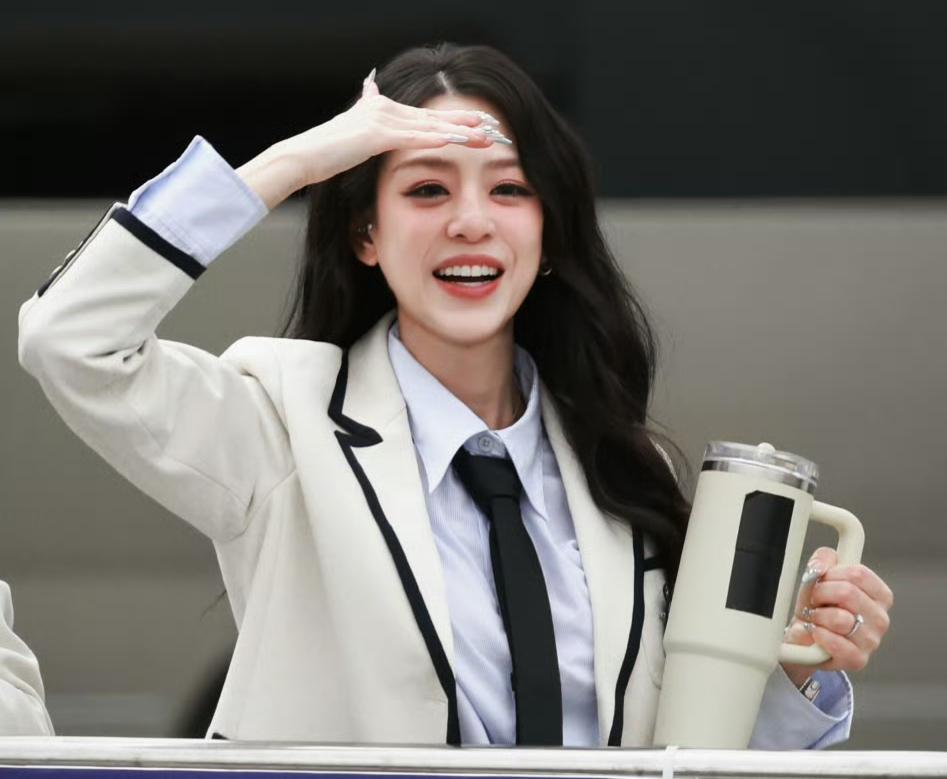 江语晨绝对是这次浪姐里的皇族之一！
十年没露面，作为曾经拥有过代表作的歌手唱的也