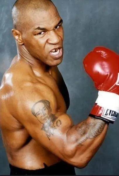 2006年，世界拳王泰森来中国瞻仰毛主席遗容，半分钟后，他出来说了一句这辈子都没