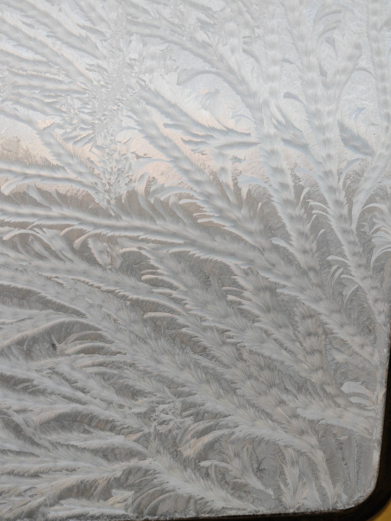 从北京折返到齐齐哈尔的车上，有点冷，暖气刚刚问，初始以为北京不冷，没给大暖～
