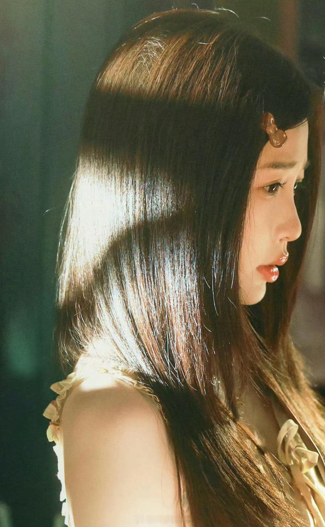 双轨逆光旖旎海报虞书欣这张完全妹宝，轨蜜，你快点上好吗[送花花] ​​​