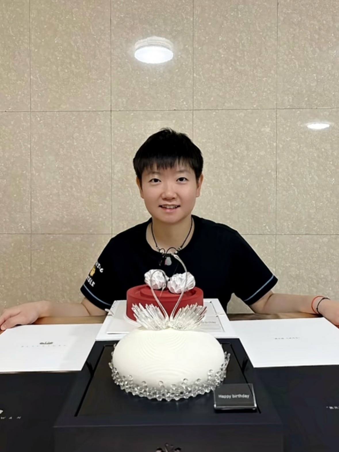 小女孩就这样明晃晃的秀 