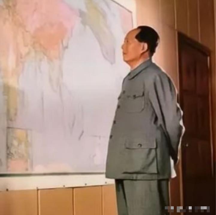 1951年，10万志愿军被美军包饺子，一向淡定自若的彭老总心急如焚连忙向毛主席求