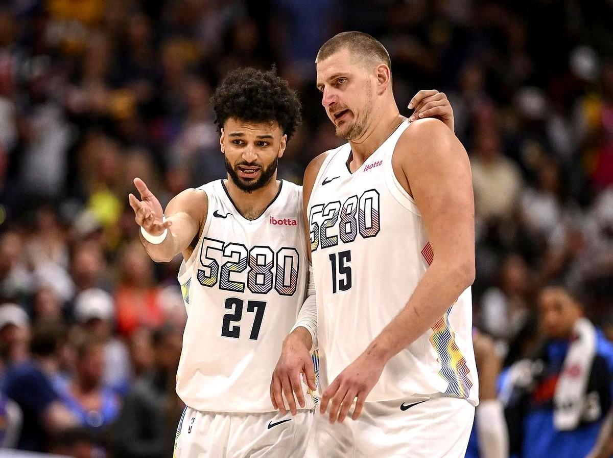 他认为杜兰特申京已
帕金斯在那边直接把杜兰特申京放进了联盟前三，丹尼·格林这边又