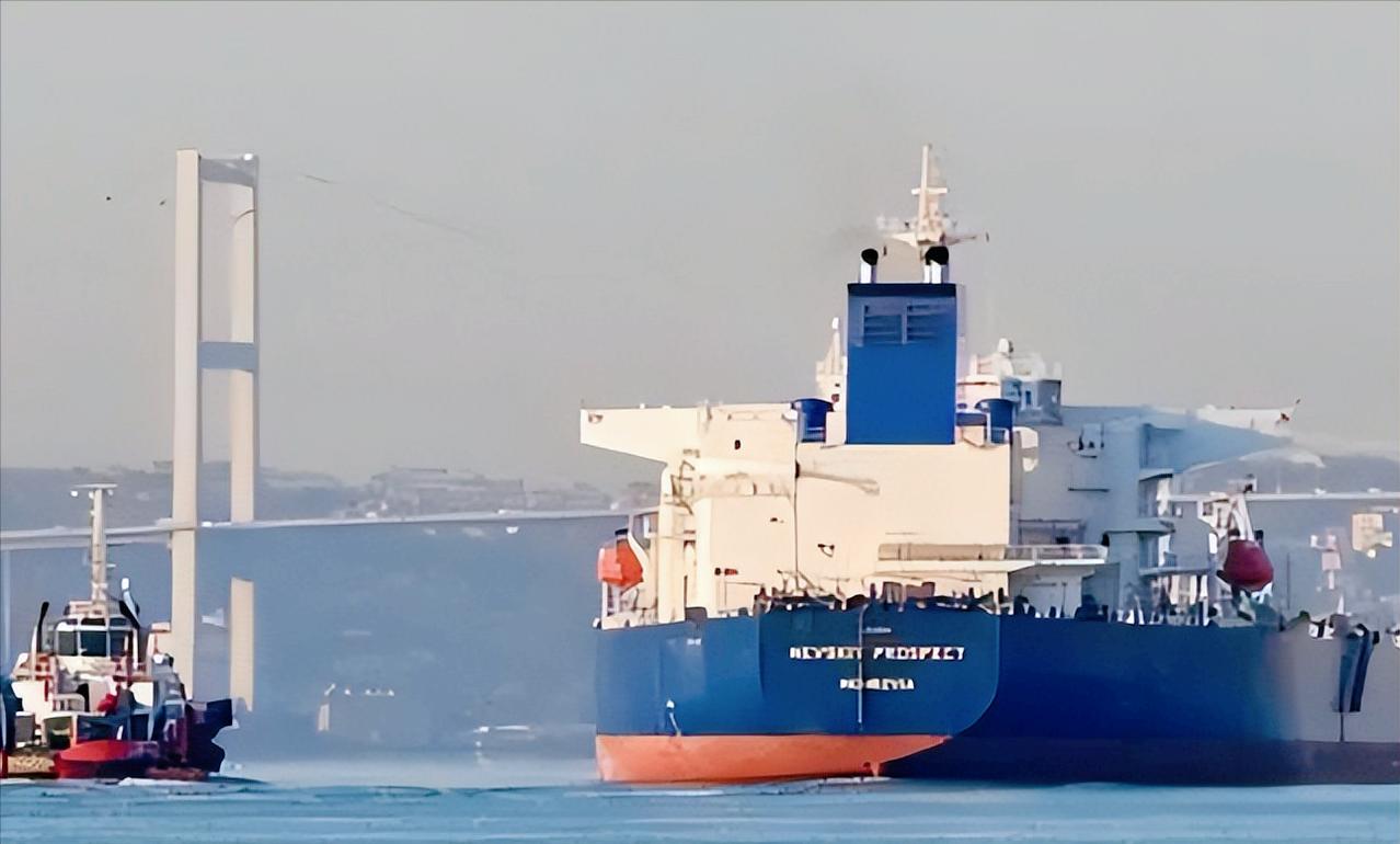 大反转，刚靠油价暴涨赚了的俄罗斯转眼就被一记精准突袭掐住了钱袋子，近期波罗的海两