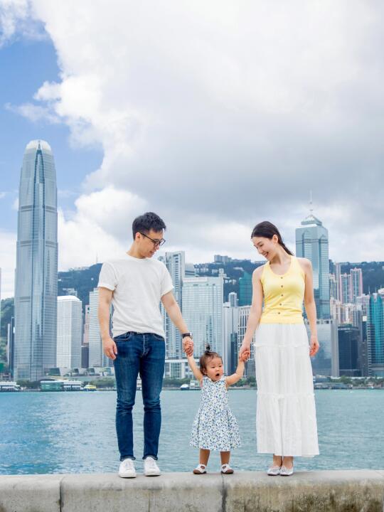 女儿一岁全家福，港味有点足