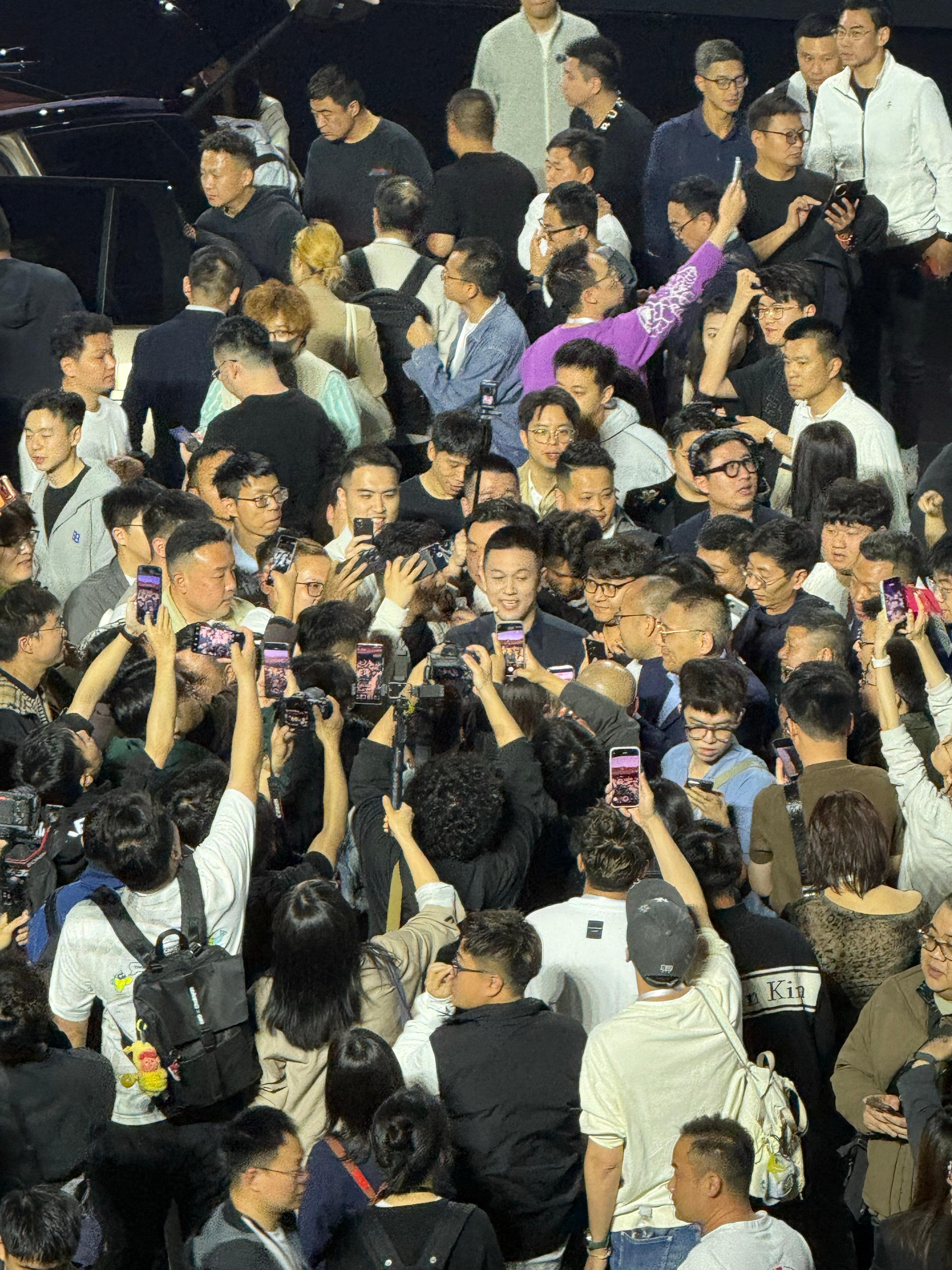 ES9公布43项技术首创43项技术首创背后：蔚来ES9重新定义了中国旗舰的“根”