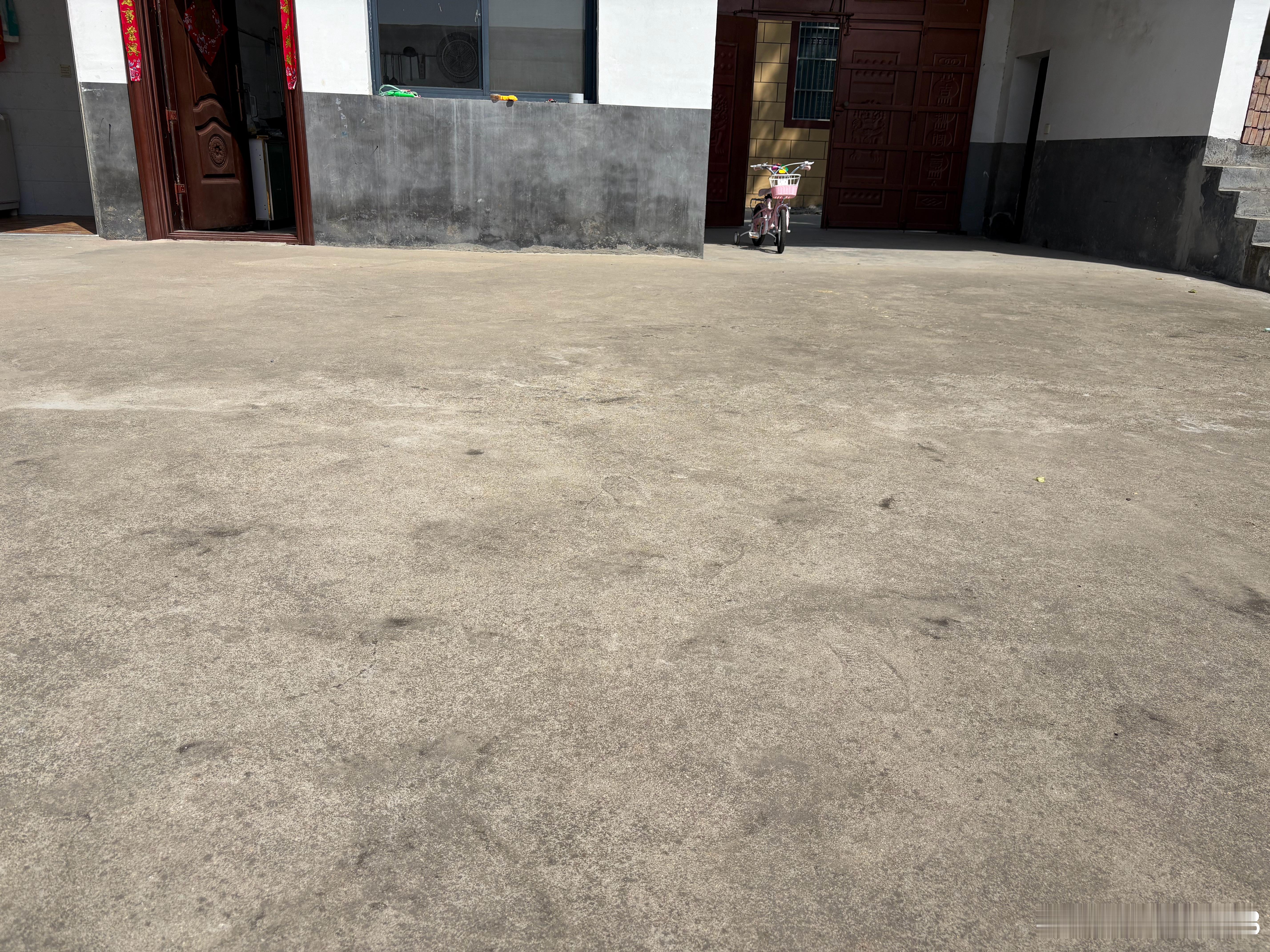 老家院子里的阳光太热烈，五一假期开始了 周口