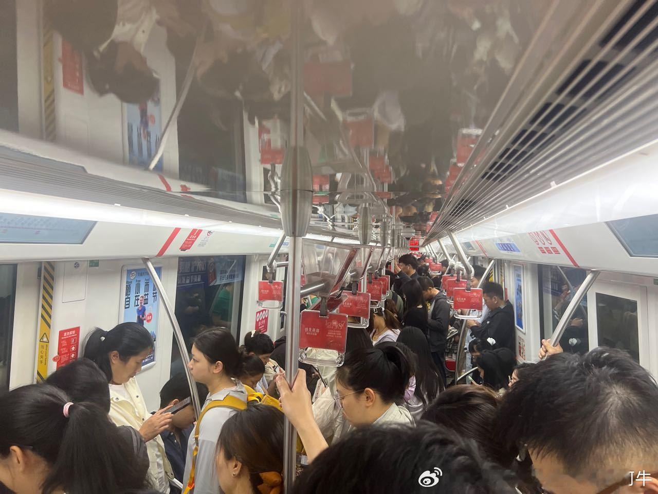 杭州地铁 2026年5月7日（周四）8:25，杭州地铁1号线城站-定安路区间客流