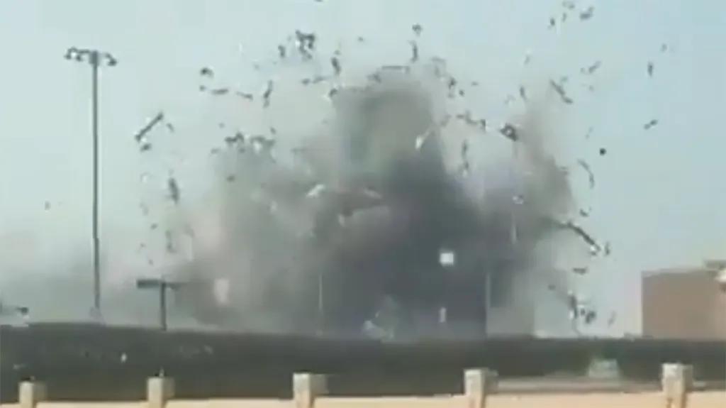 面子再大，不如里子扎实
 
美以突袭伊朗，
伊朗被精准打击，体系碾压。
 
伊朗