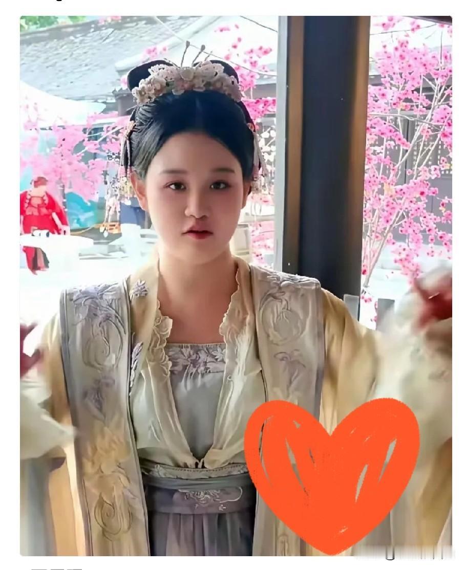 张家齐妈妈是真不知足
女儿去当短剧女主
一上午赚了108元，妈妈看不上，这么好的