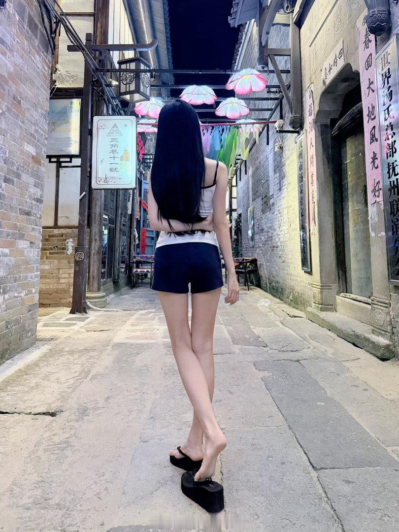 爱上人字拖了 