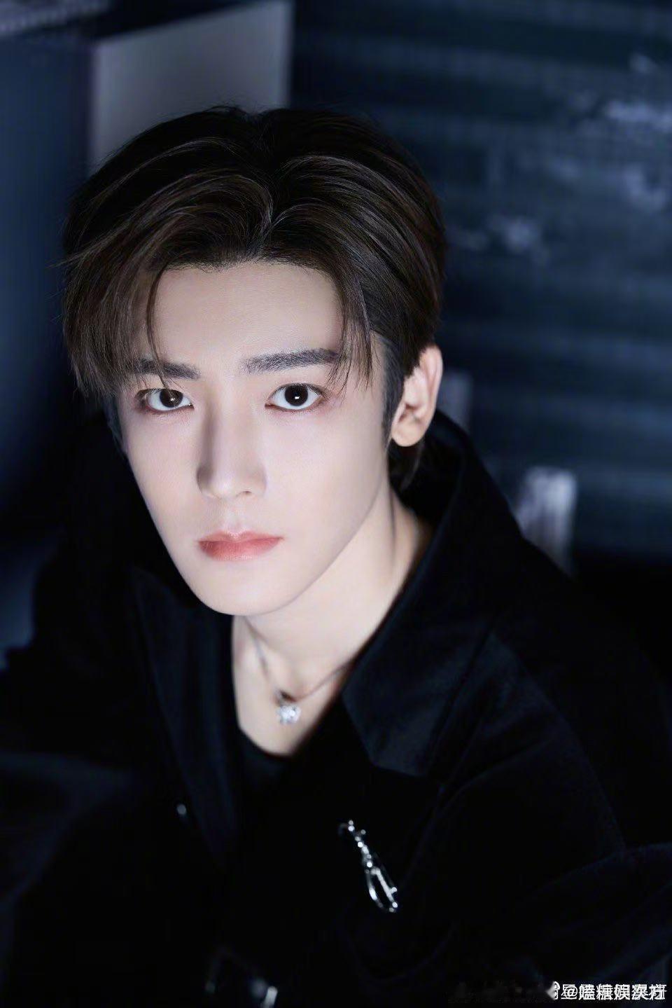 侯明昊去哪了 笑晕！找侯明昊找得腿都酸了，结果连个影子都没看着，这哥也太能藏了吧