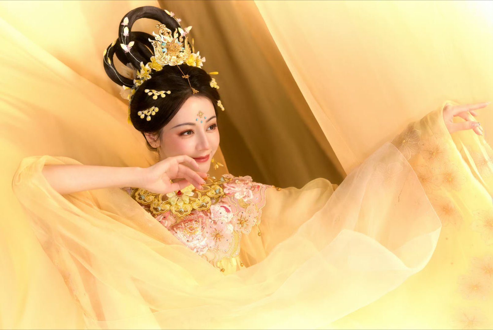 迪丽热巴上演天女散花怎叫人不惊叹连连[期待] ​​​