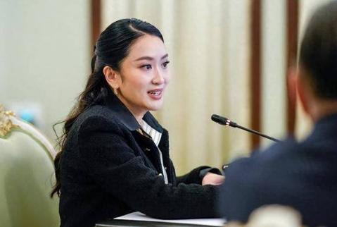 柬埔寨没有尴尬只有更尴尬，柬泰停火后，洪森开始大力抚恤奋勇杀敌的将士，据报道，在